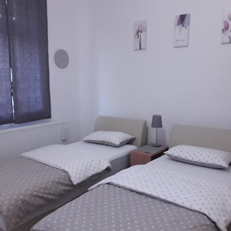 Studio Apartman Ela Travnik Exterior foto